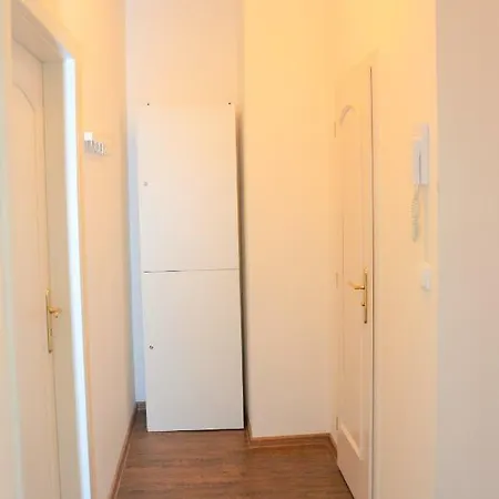 Queen Apartament *